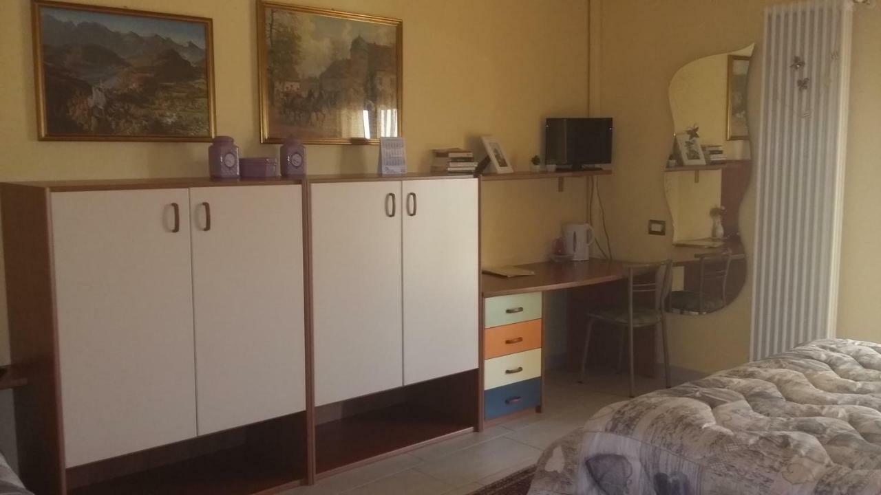 B&B Peschi In Fiore Valeggio sul Mincio Luaran gambar