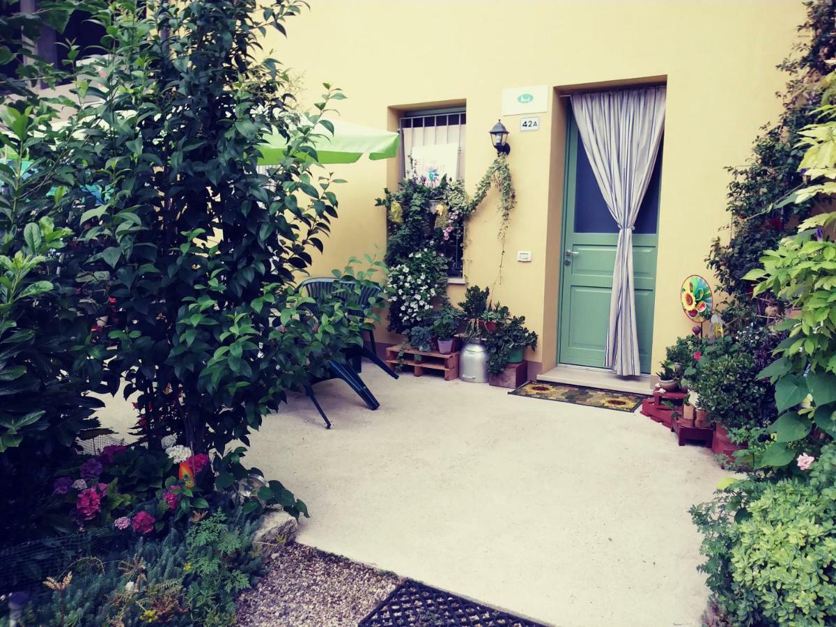 B&B Peschi In Fiore Valeggio sul Mincio Luaran gambar